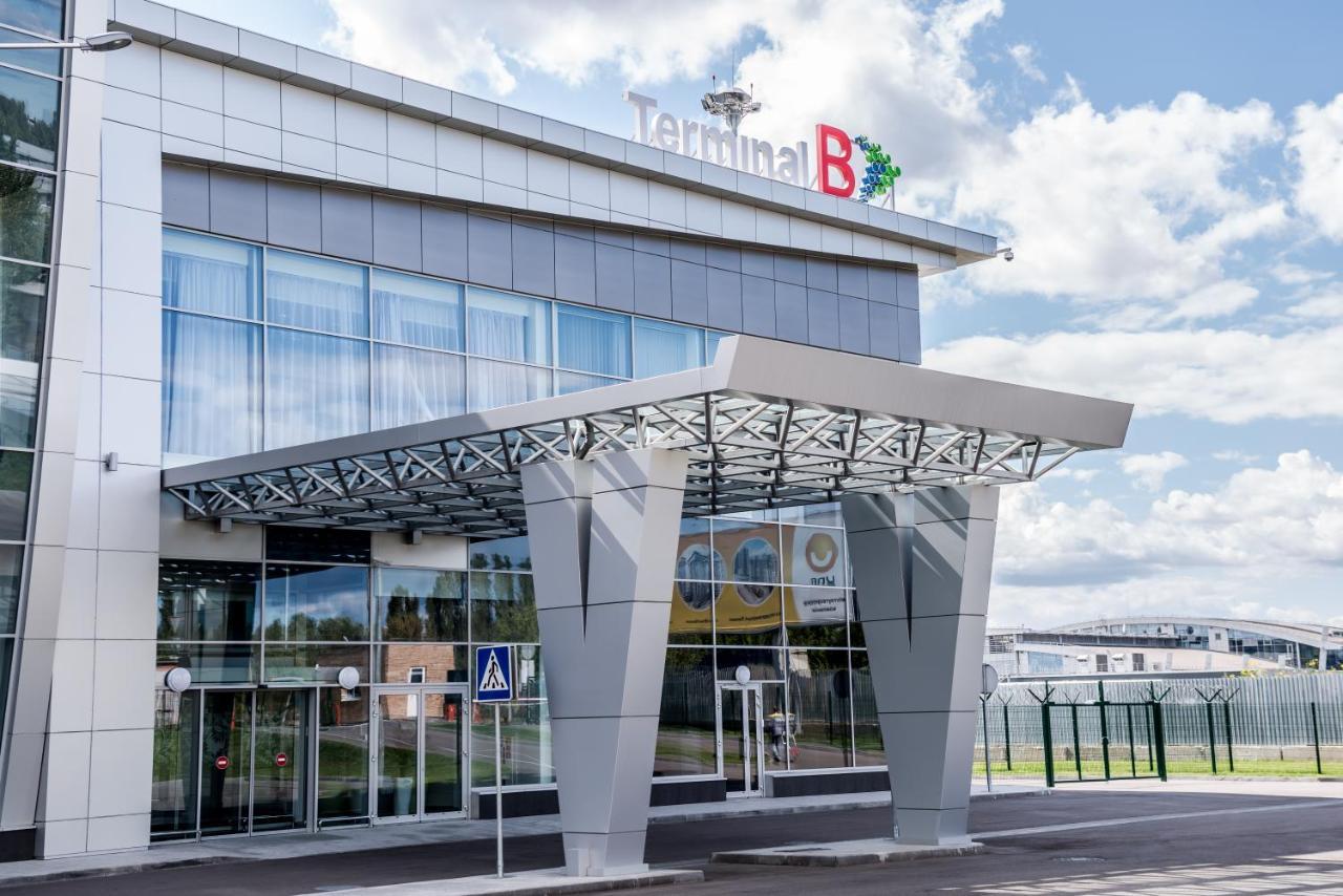 Terminal B Hotel Киев Экстерьер фото