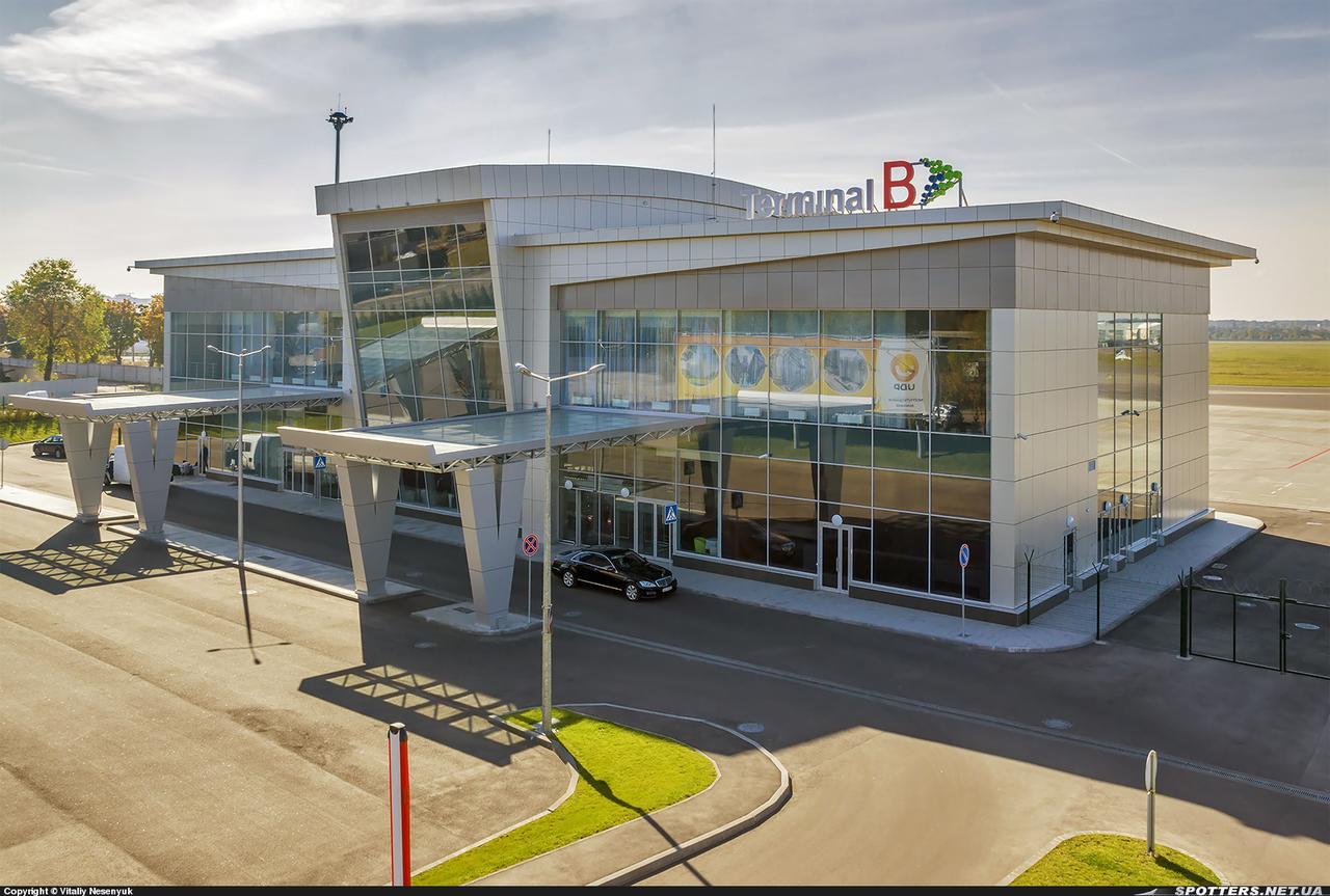 Terminal B Hotel Киев Экстерьер фото